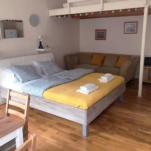 V57 Oktogon Apartamento Budapest
